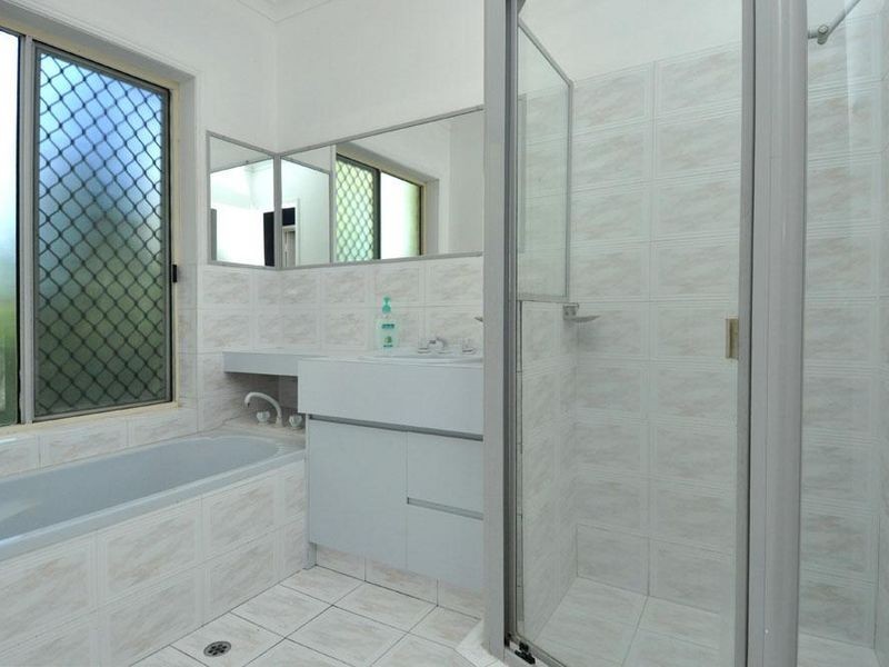 10 Rathbone Place, Labrador QLD 4215