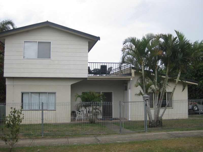 4 Allden Avenue, Labrador QLD 4215