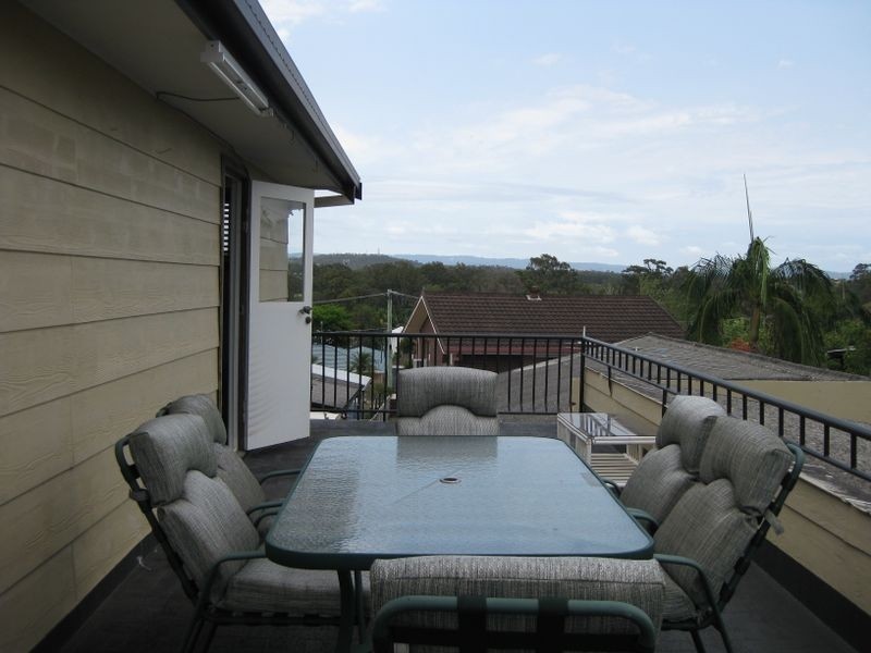 4 Allden Avenue, Labrador QLD 4215