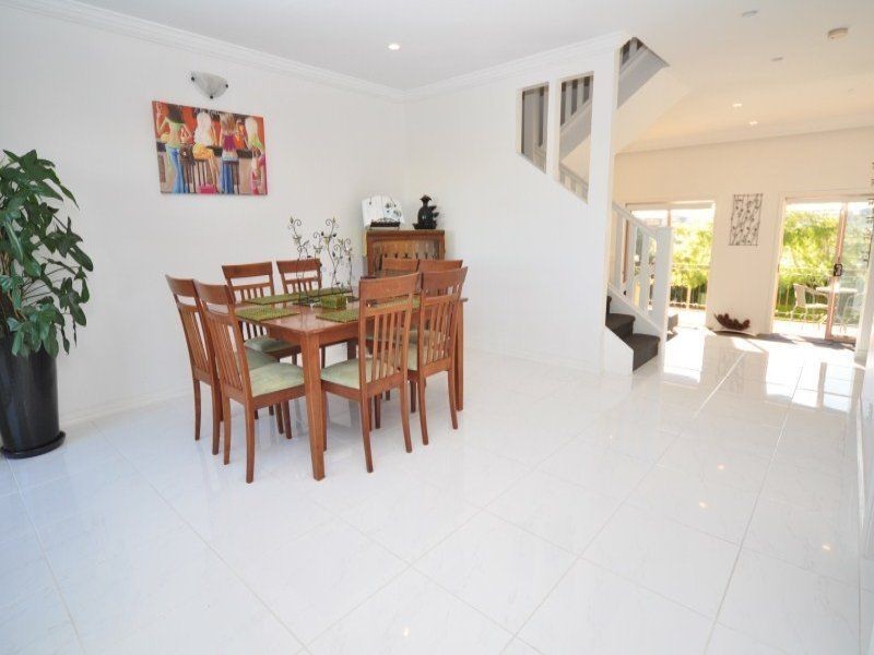 2/14 Pendraat Parade, Hope Island QLD 4212