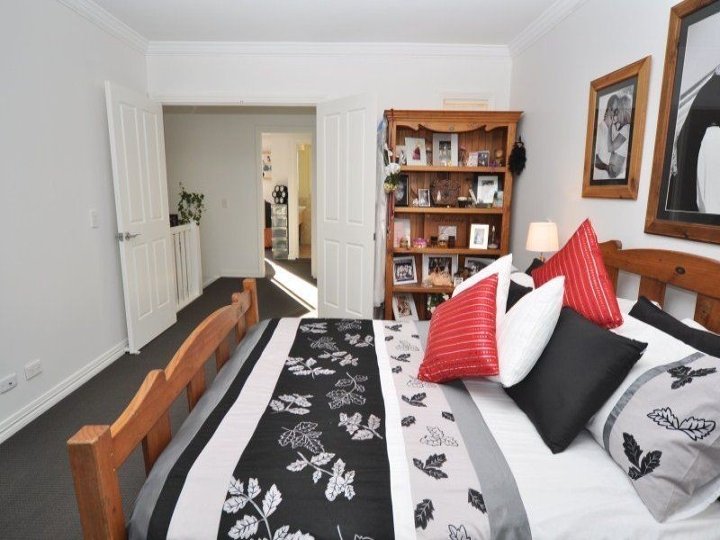 2/14 Pendraat Parade, Hope Island QLD 4212