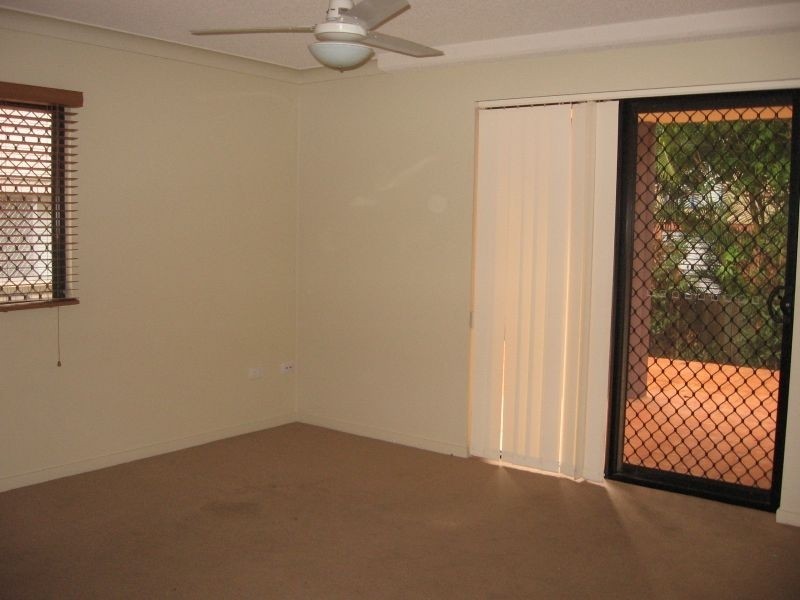 2/5 Loder Street, Biggera Waters QLD 4216