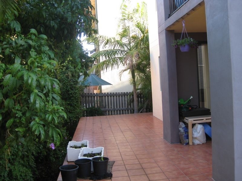 2/5 Loder Street, Biggera Waters QLD 4216