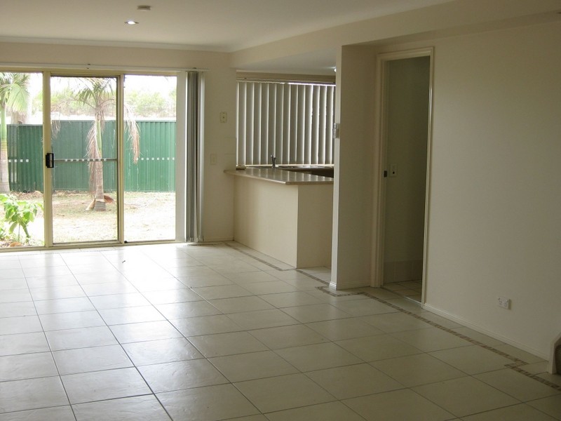 2/643 Pine Ridge Road, Biggera Waters QLD 4216