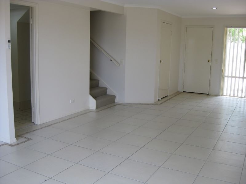 2/643 Pine Ridge Road, Biggera Waters QLD 4216