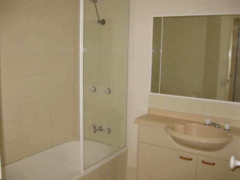 2/643 Pine Ridge Road, Biggera Waters QLD 4216