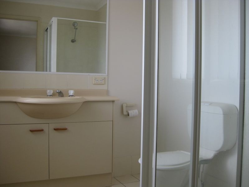 2/643 Pine Ridge Road, Biggera Waters QLD 4216