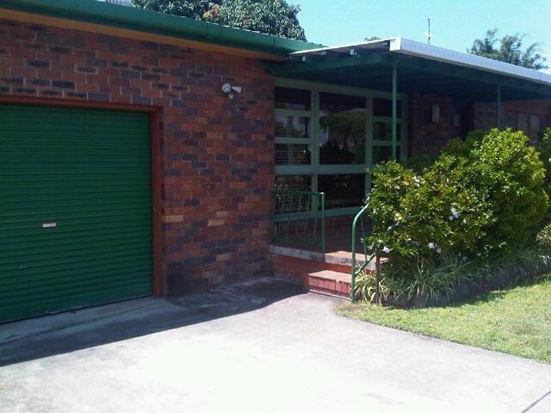 69 Broad Street, Labrador QLD 4215