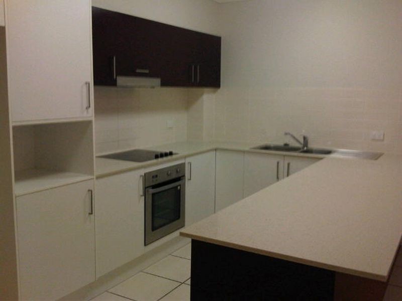 11/8 Proud Street, Labrador QLD 4215