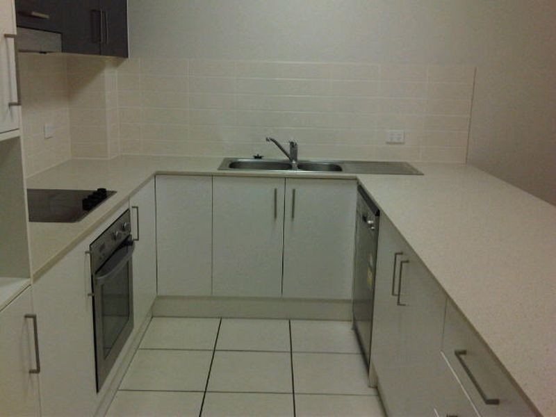 11/8 Proud Street, Labrador QLD 4215
