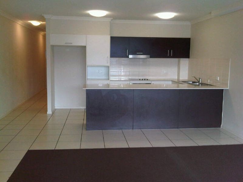 11/8 Proud Street, Labrador QLD 4215