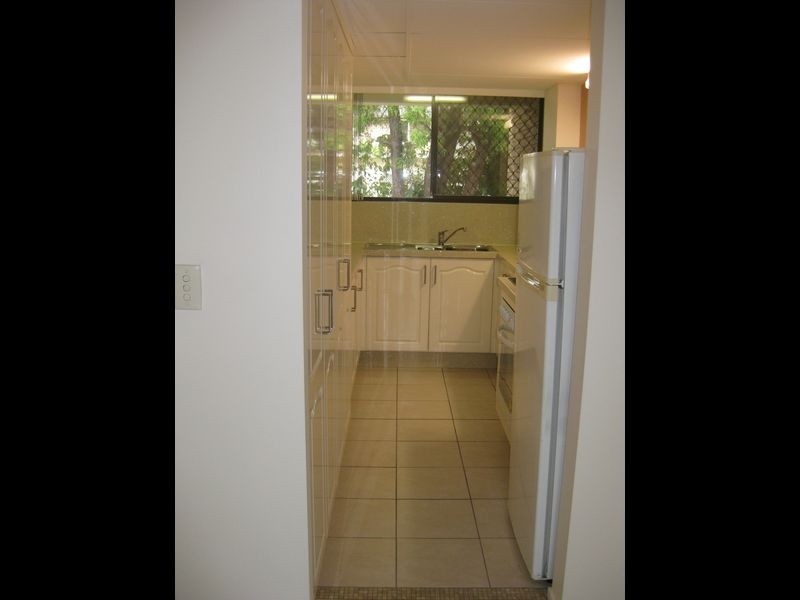 9/9 Proud Street, Labrador QLD 4215