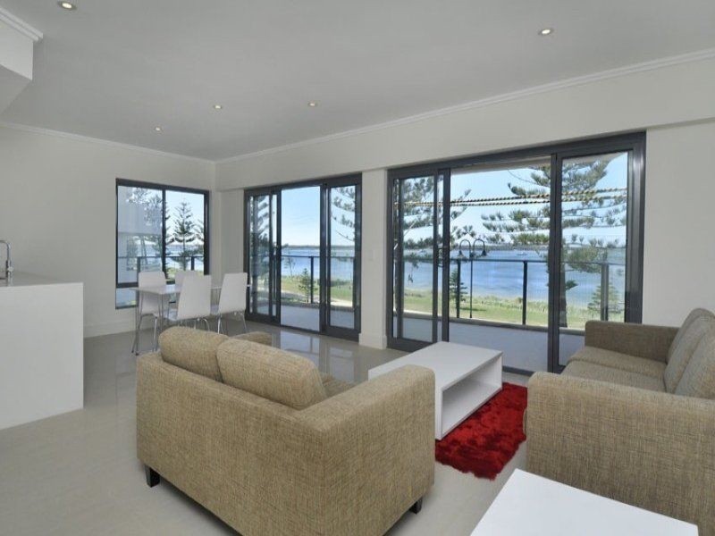 508 Marine Parade, Biggera Waters QLD 4216