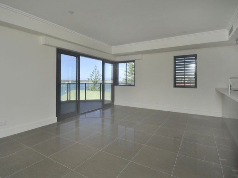 508 Marine Parade, Biggera Waters QLD 4216