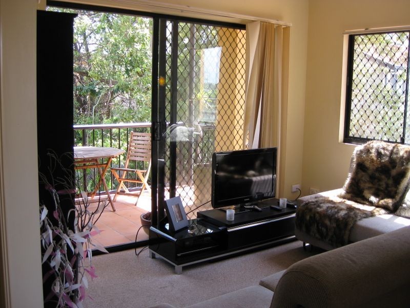 9/143 Frank Street, Labrador QLD 4215