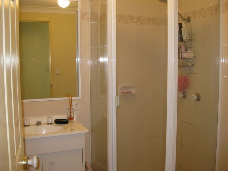 9/143 Frank Street, Labrador QLD 4215