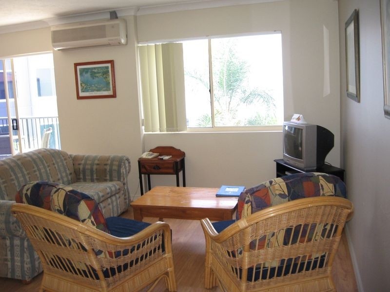 27/418 Marine Parade, Biggera Waters QLD 4216