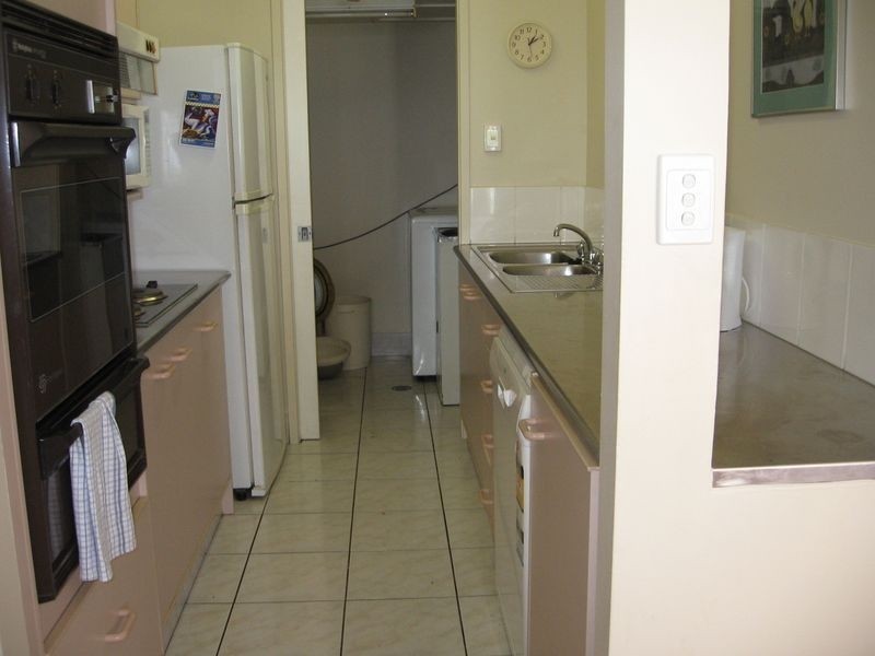 27/418 Marine Parade, Biggera Waters QLD 4216