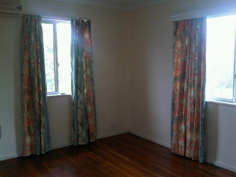 42 Ashbourne Terrace, Biggera Waters QLD 4216