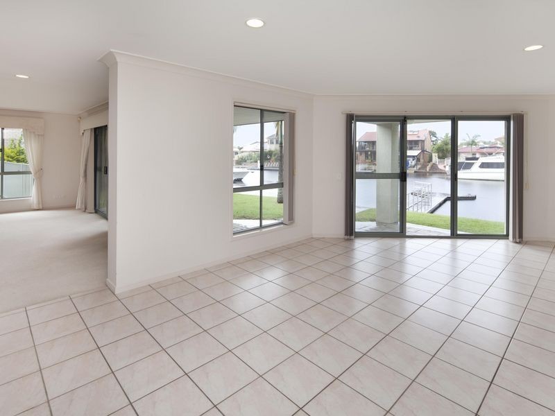 24 Karema Crescent, Runaway Bay QLD 4216