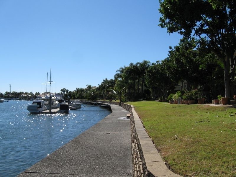 52/100 Morala Avenue, Runaway Bay QLD 4216