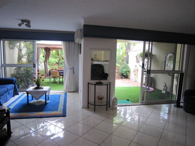 52/100 Morala Avenue, Runaway Bay QLD 4216