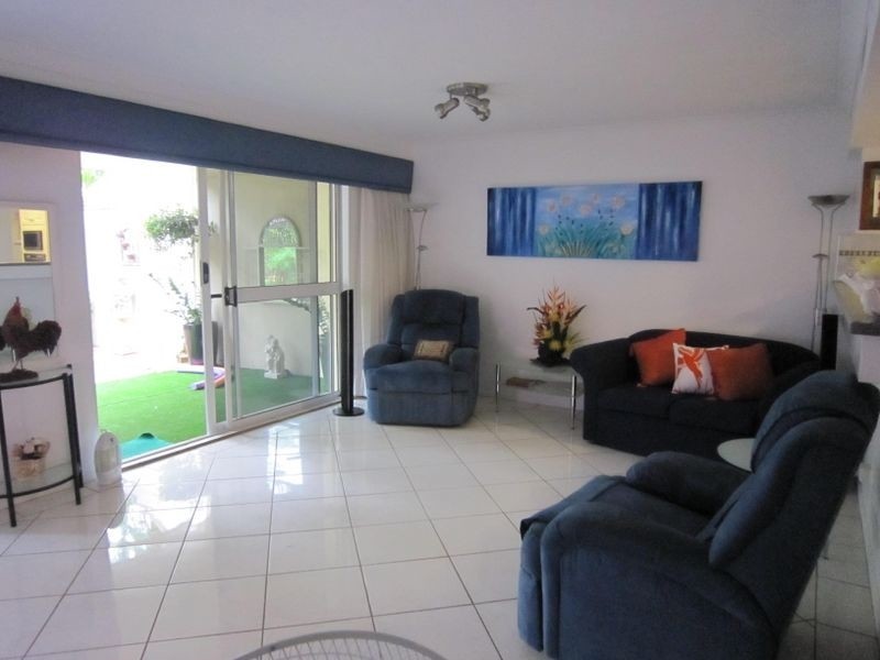 52/100 Morala Avenue, Runaway Bay QLD 4216