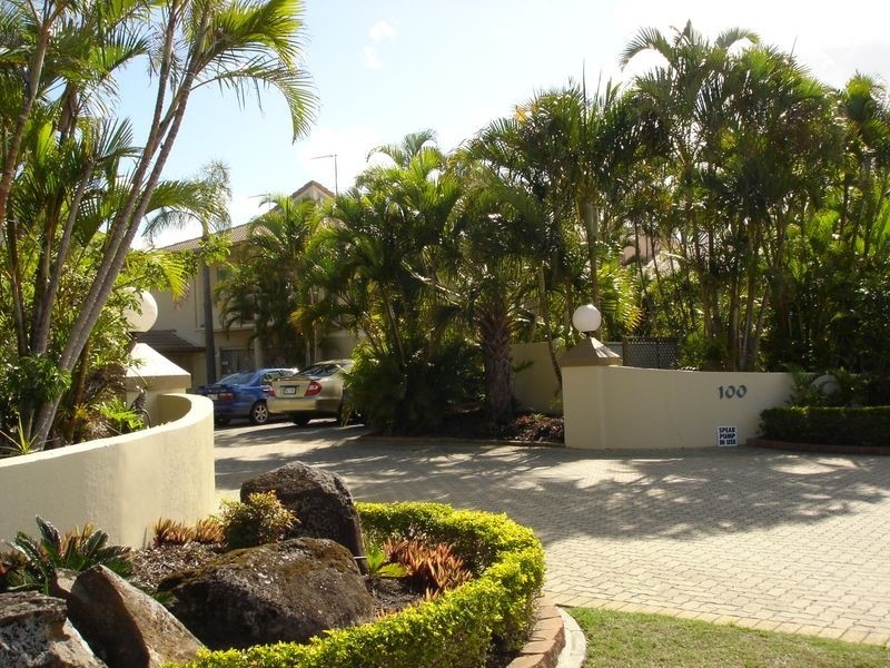 52/100 Morala Avenue, Runaway Bay QLD 4216