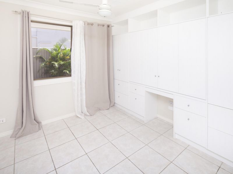 10 Tradewinds Avenue, Paradise Point QLD 4216