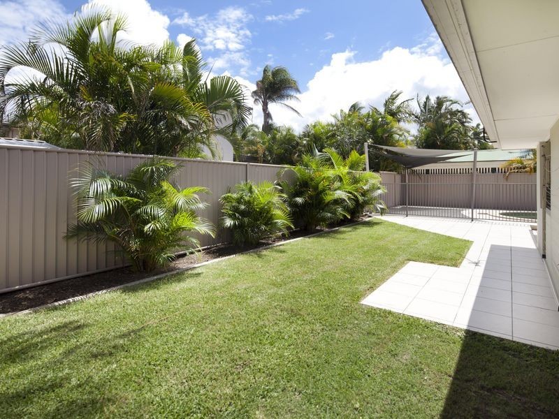 10 Tradewinds Avenue, Paradise Point QLD 4216