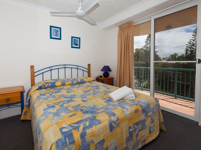 42/484 Marine Parade, Biggera Waters QLD 4216