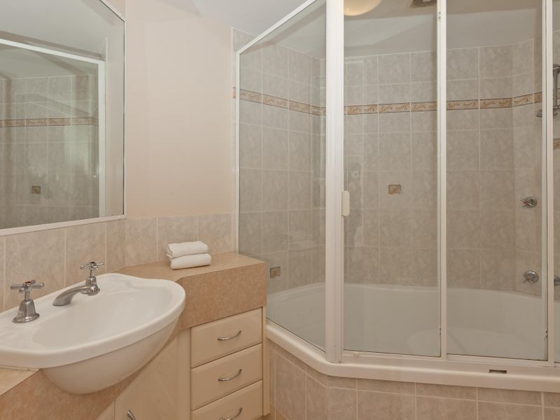 42/484 Marine Parade, Biggera Waters QLD 4216