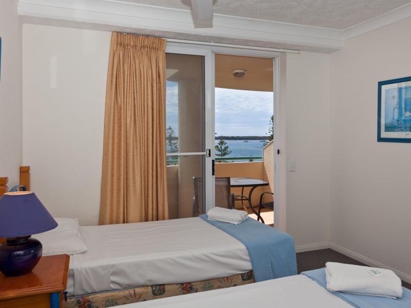 42/484 Marine Parade, Biggera Waters QLD 4216