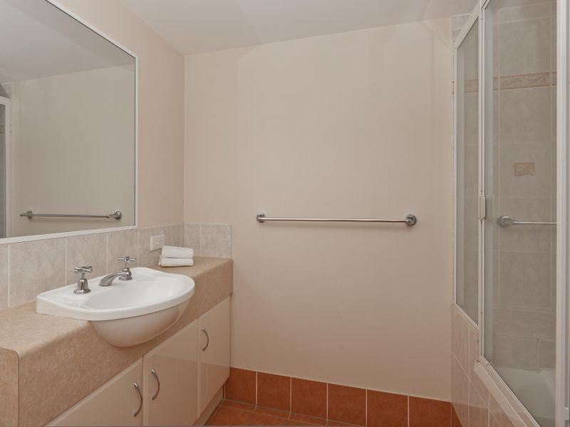 42/484 Marine Parade, Biggera Waters QLD 4216