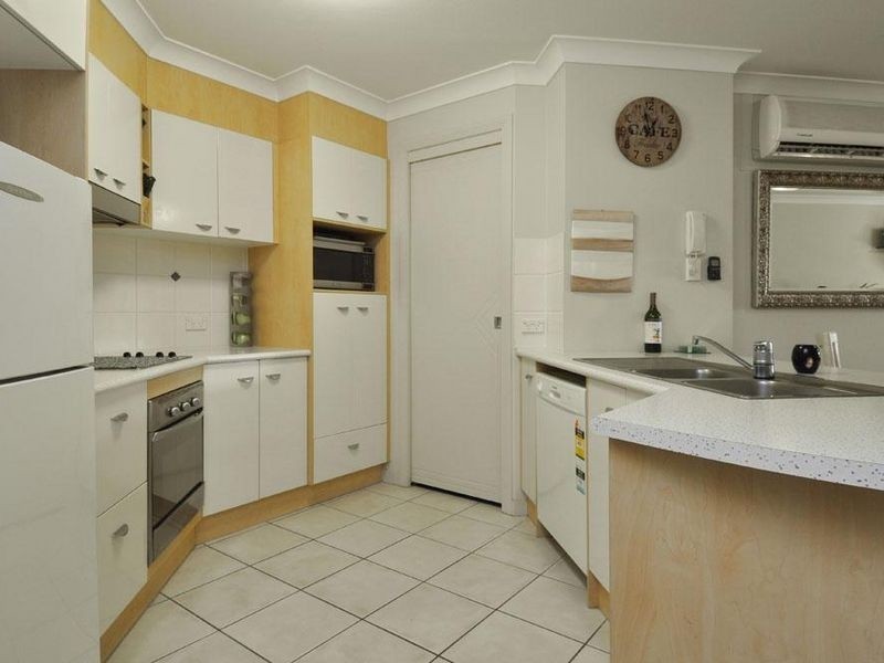 105/392 Marine Parade, Labrador QLD 4215