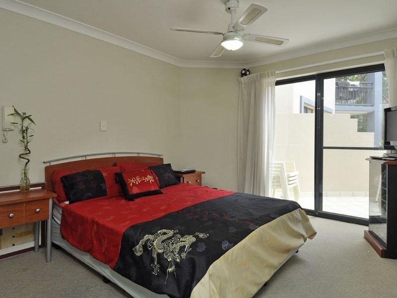105/392 Marine Parade, Labrador QLD 4215