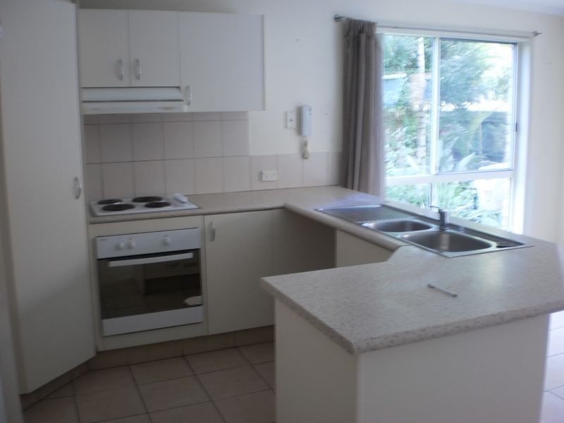 6/36 Broad Street, Labrador QLD 4215