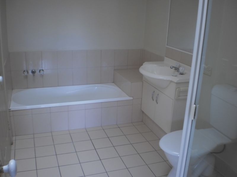 6/36 Broad Street, Labrador QLD 4215