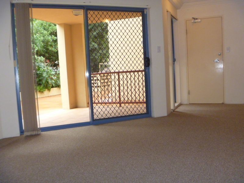 7/89 Frank Street, Labrador QLD 4215