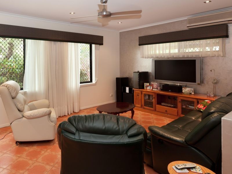 82 Imperial Parade, Labrador QLD 4215