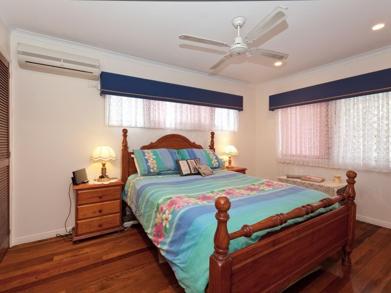 82 Imperial Parade, Labrador QLD 4215