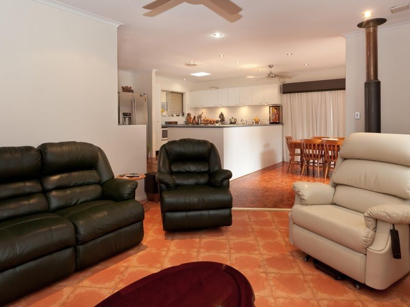 82 Imperial Parade, Labrador QLD 4215