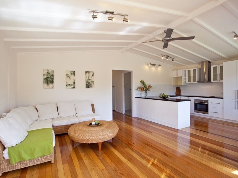 80 Turpin Road, Labrador QLD 4215