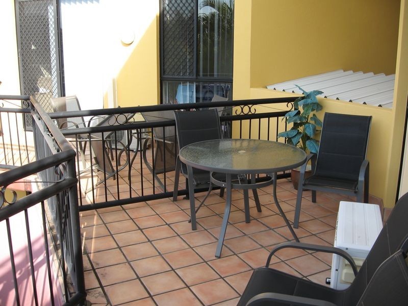 16/10 Bath Street, Labrador QLD 4215