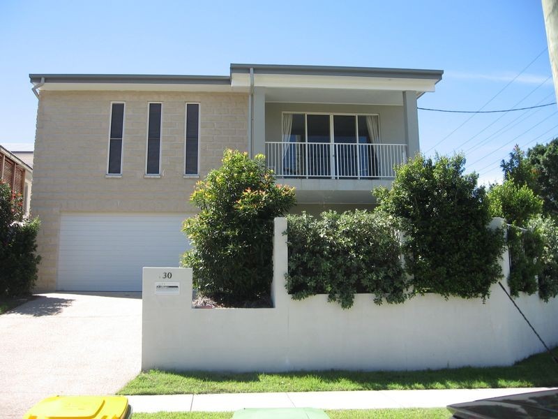 1A/30 Harley Street, Labrador QLD 4215