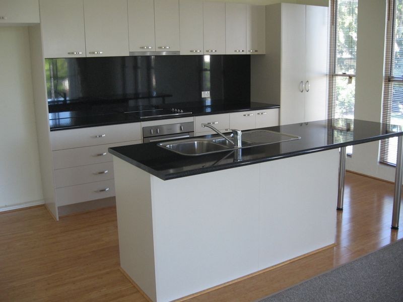 1A/30 Harley Street, Labrador QLD 4215