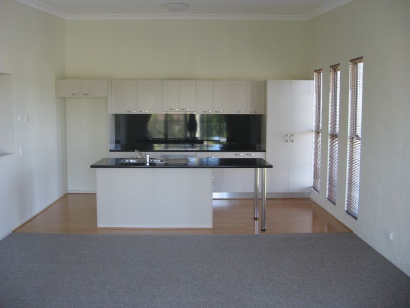 1A/30 Harley Street, Labrador QLD 4215