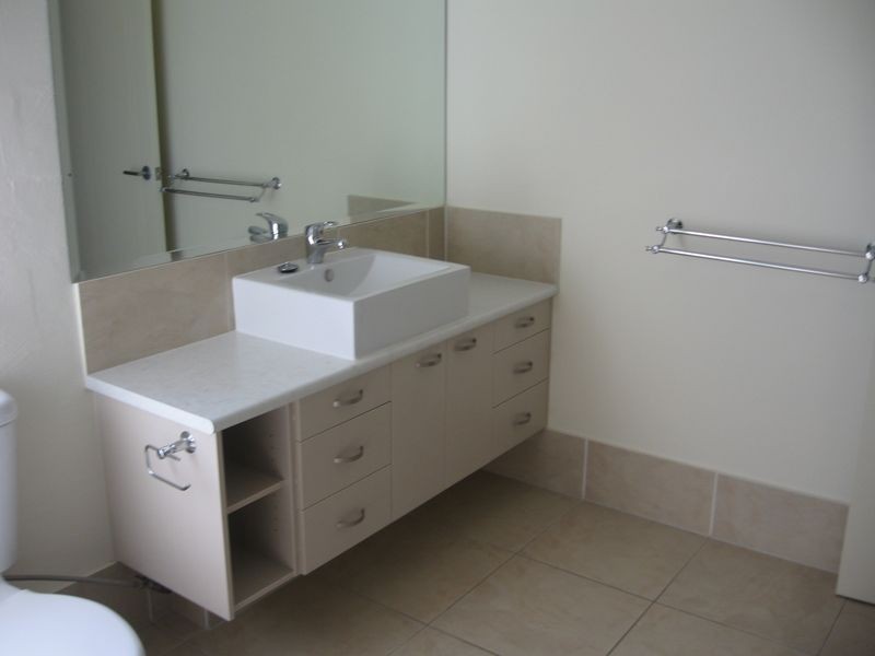 1A/30 Harley Street, Labrador QLD 4215