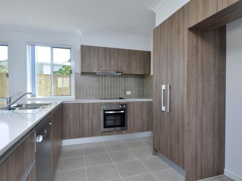 11 Sydney Street, Labrador QLD 4215