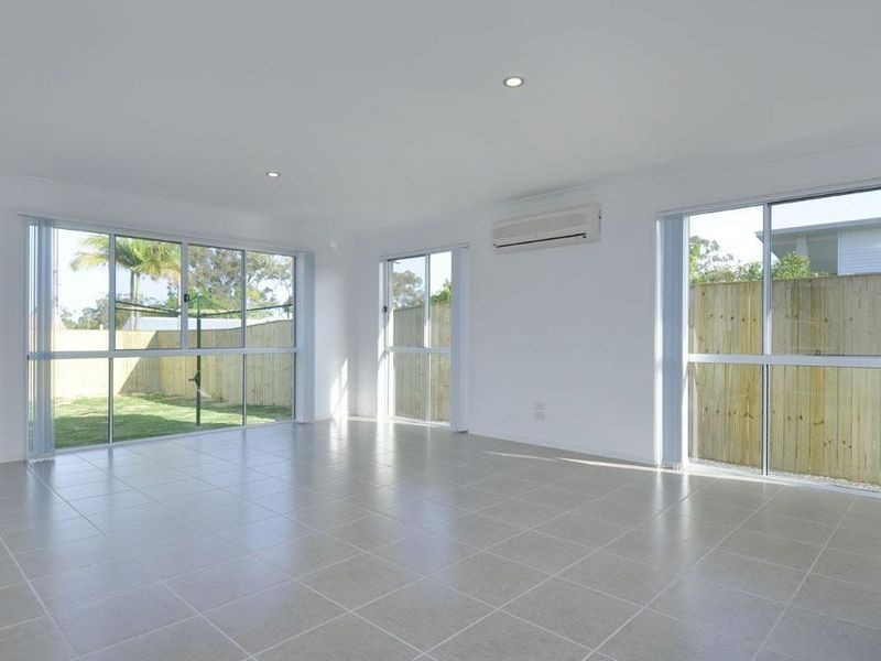 11 Sydney Street, Labrador QLD 4215